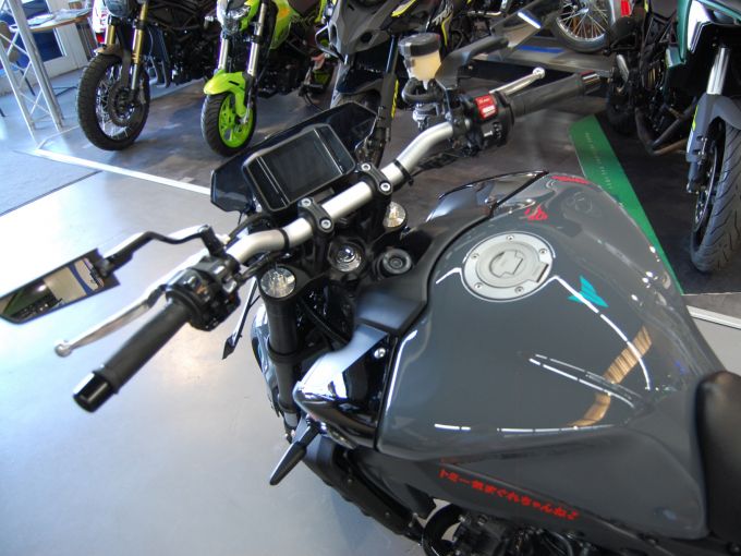 YAMAHA MT-09 4