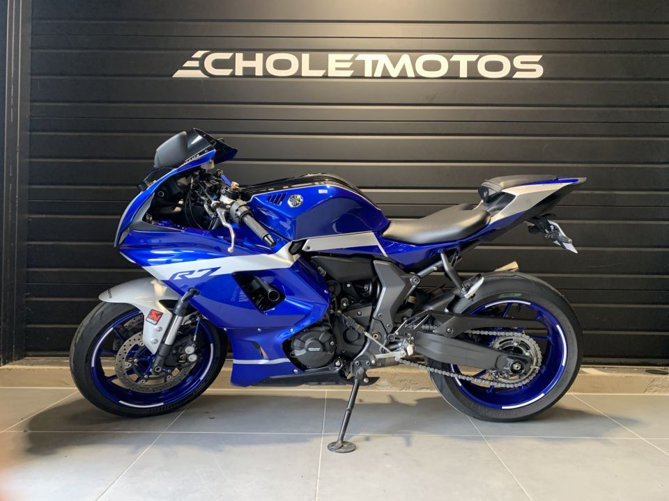 YAMAHA YZF-R7 4