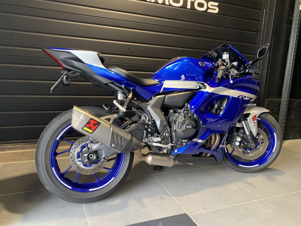 YAMAHA YZF-R7 4