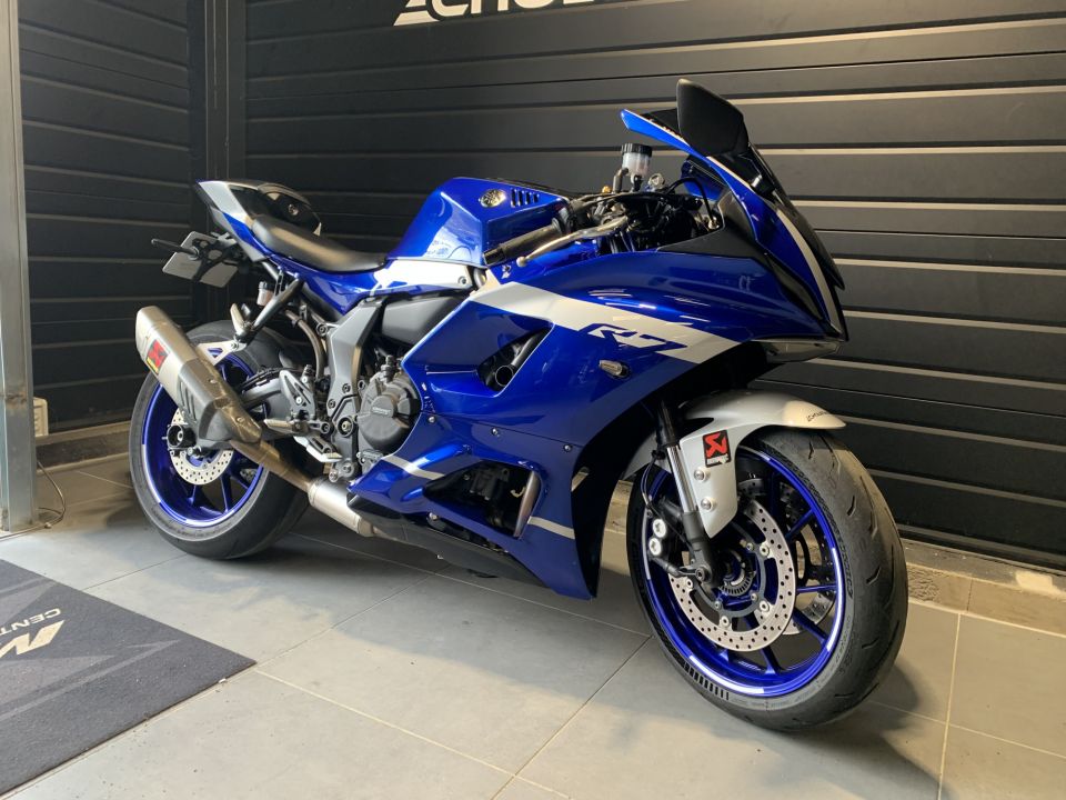 YAMAHA YZF-R7 4