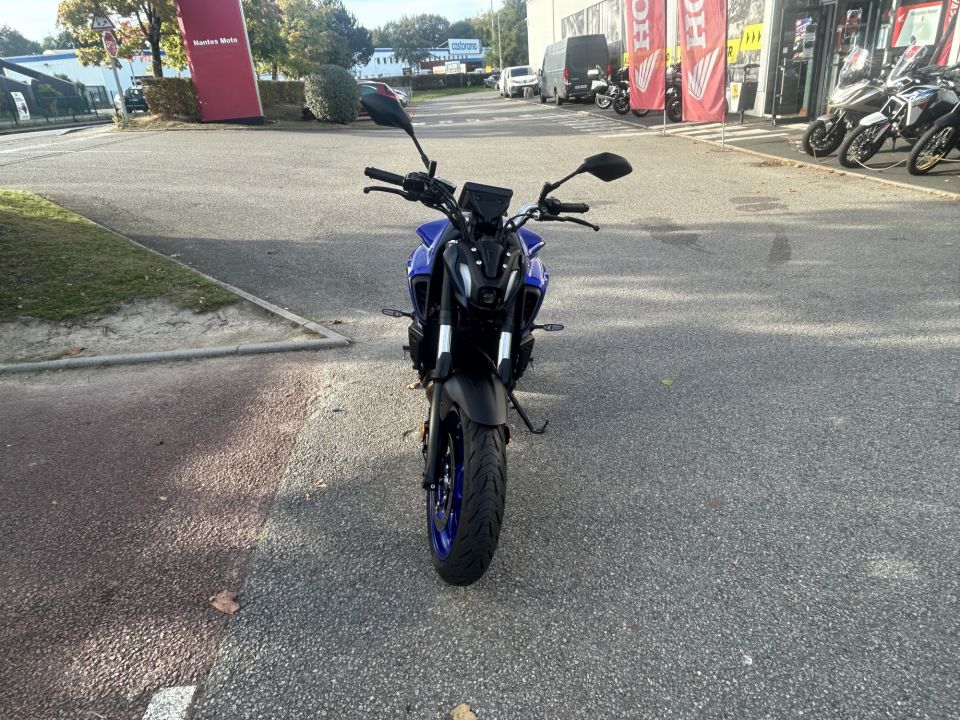 YAMAHA MT-07 4