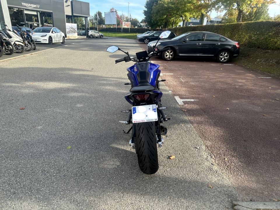 YAMAHA MT-07 4
