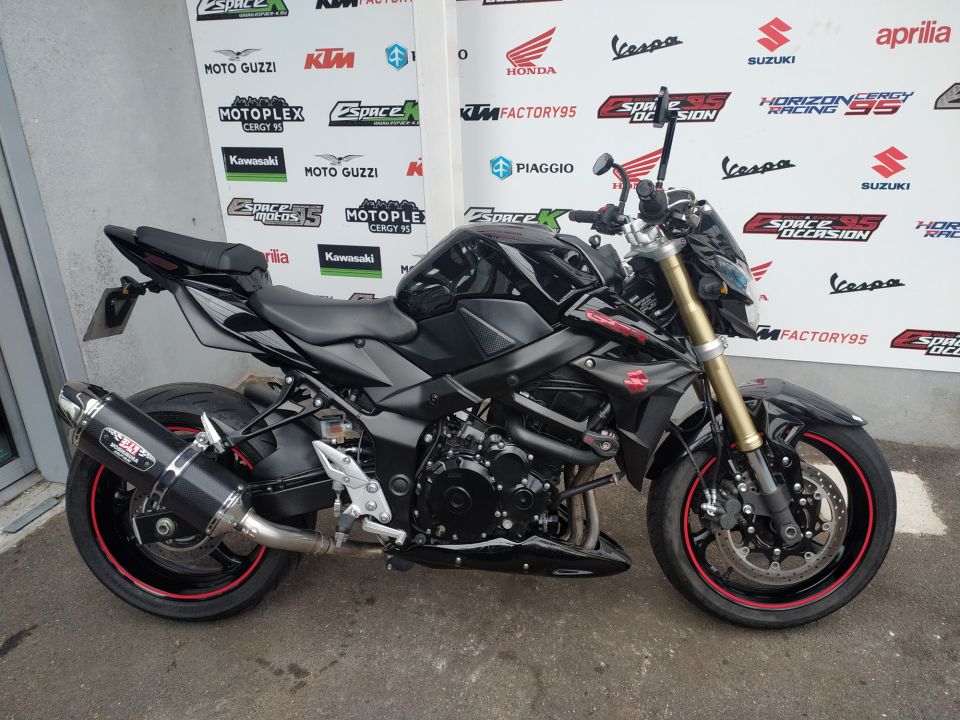 SUZUKI GSR 750 ABS 4