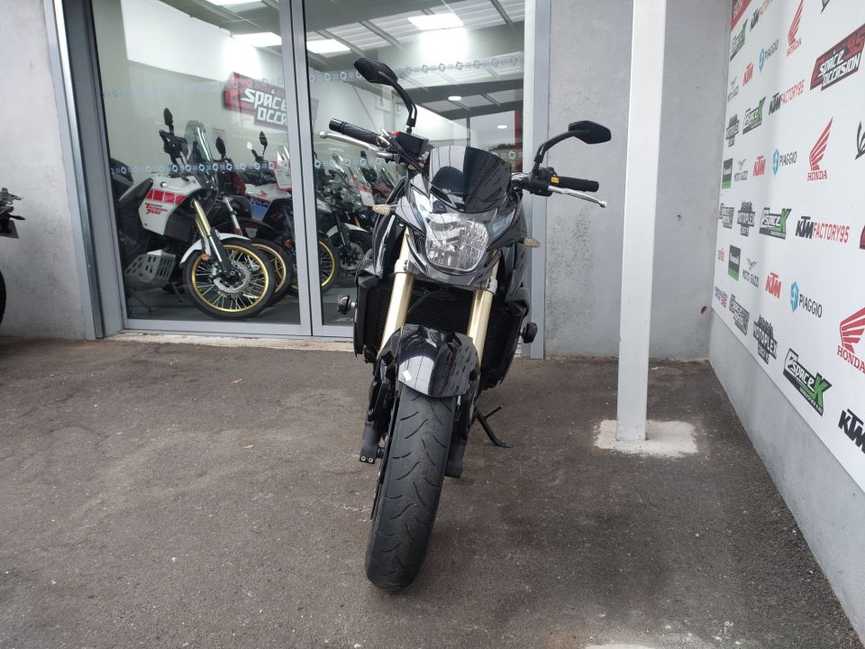 SUZUKI GSR 750 ABS 4
