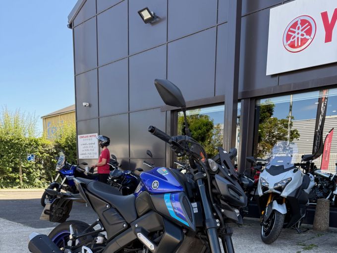 YAMAHA MT-125 ABS 4