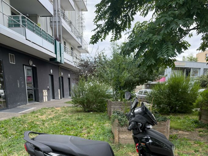 YAMAHA RayZR 125 4