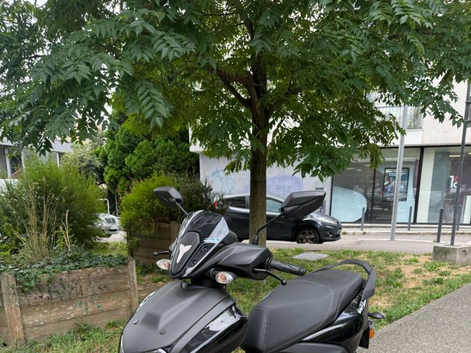 YAMAHA RayZR 125 4