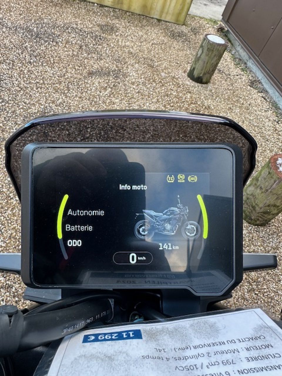 HUSQVARNA SVARTPILEN 801 4