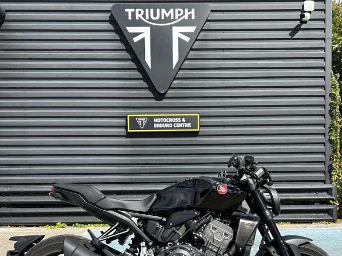 HONDA CB 1000 R 4