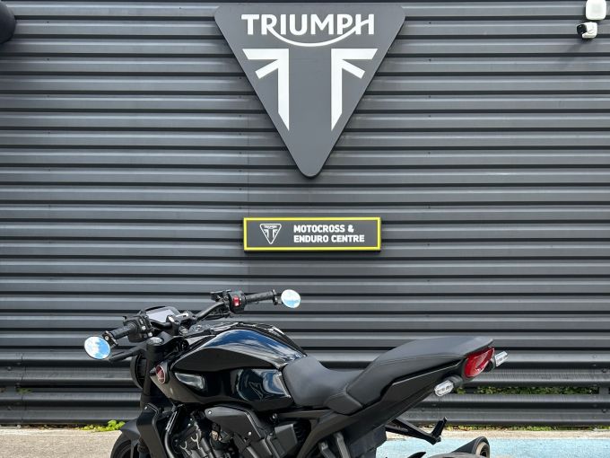 HONDA CB 1000 R 4