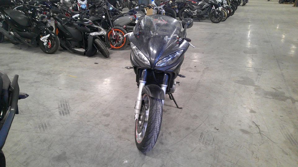 YAMAHA FZ6 (98CV) 4