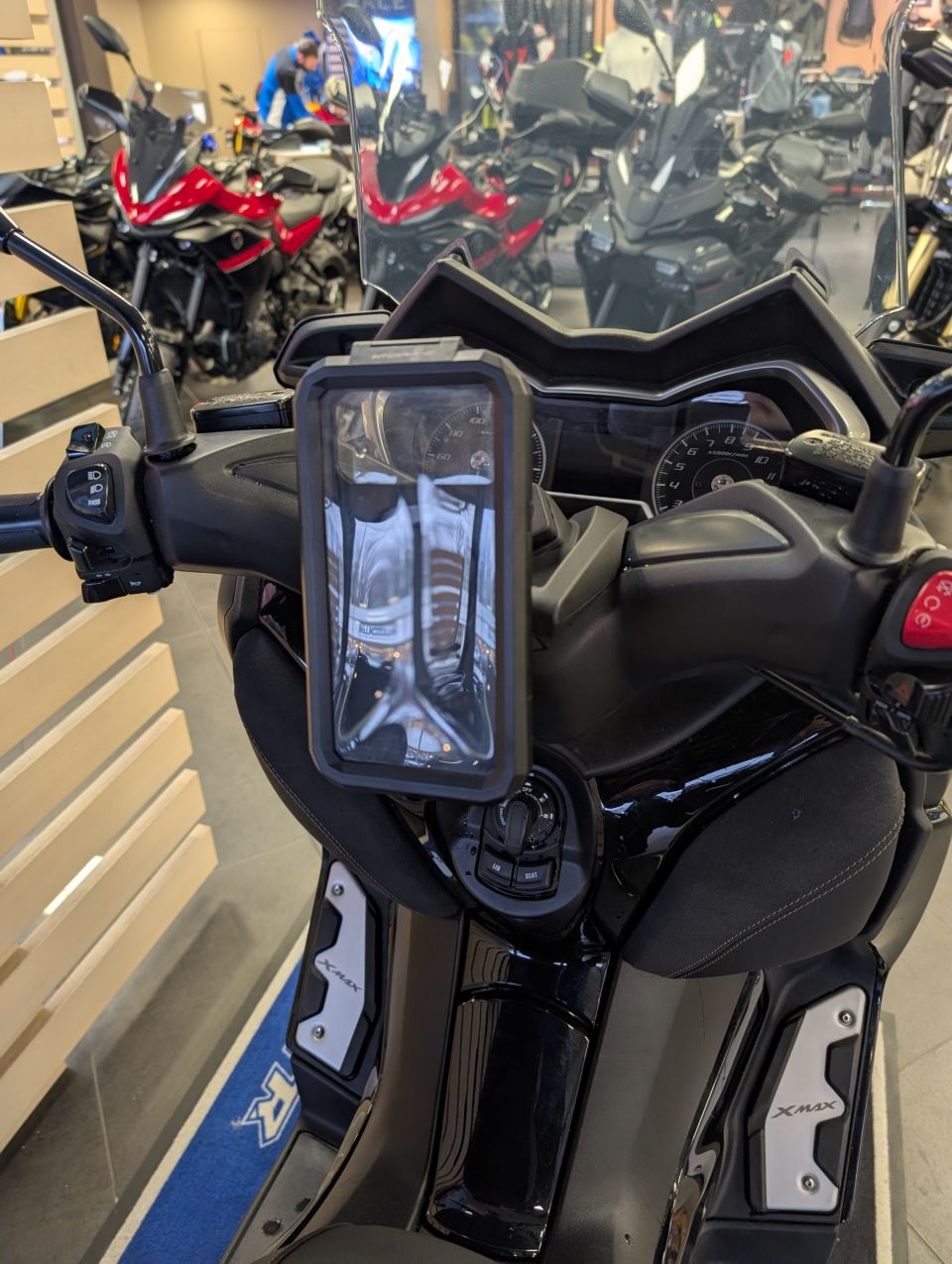 YAMAHA XMAX 125 TECH MAX 4