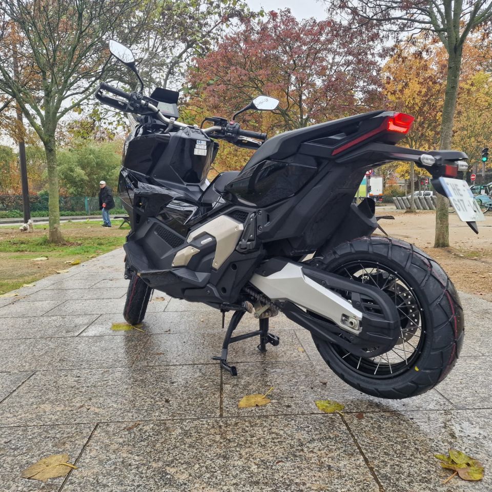 HONDA X-ADV 4