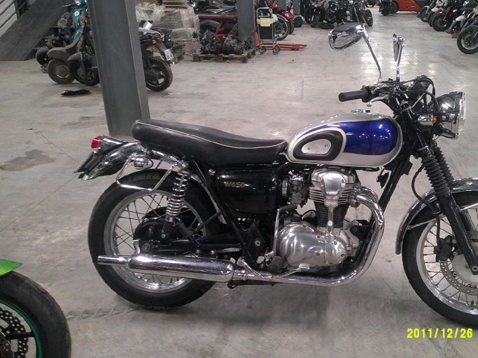 KAWASAKI W 650 4