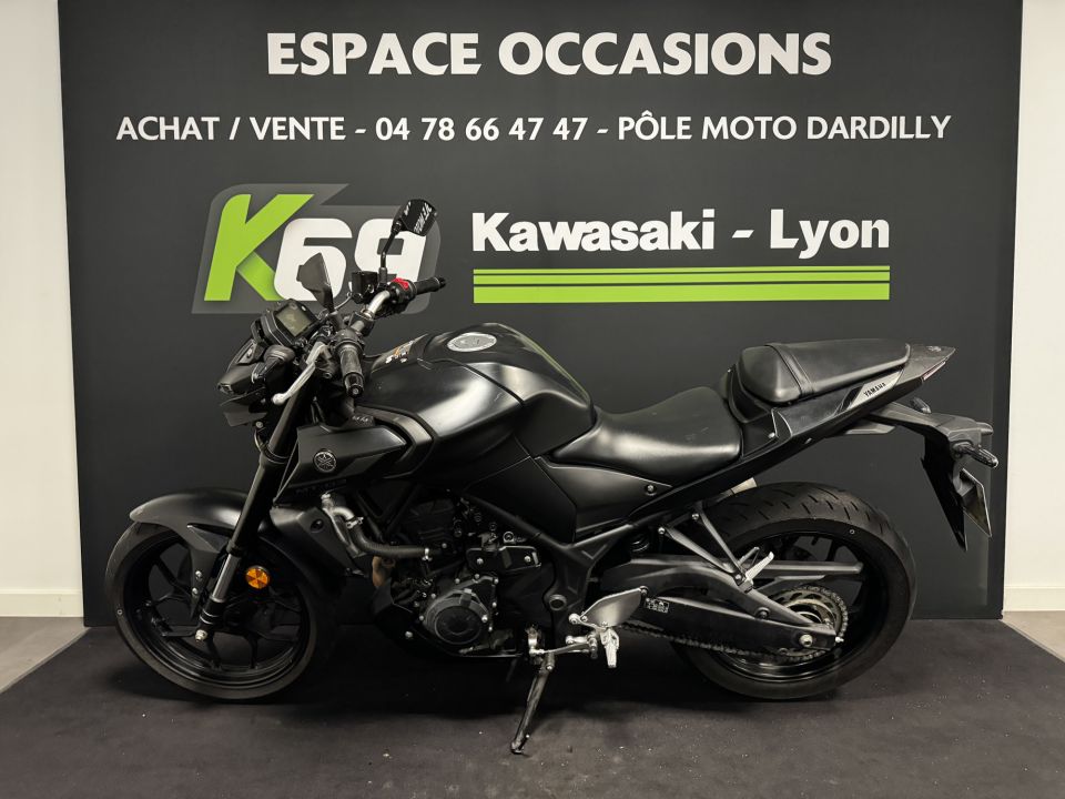 YAMAHA MT-03 4