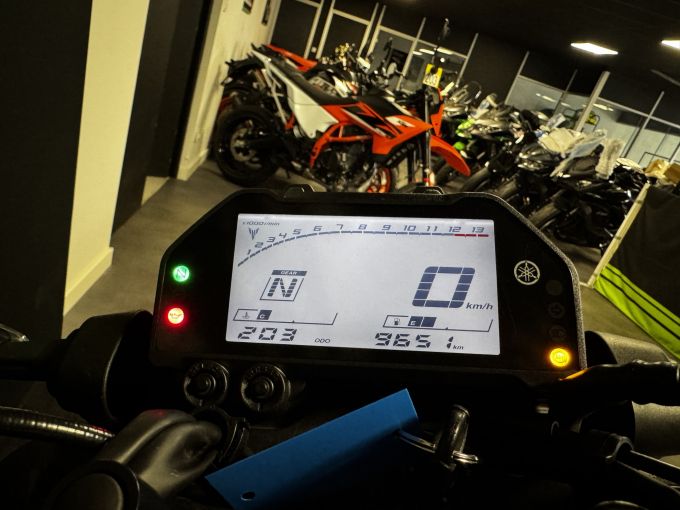 YAMAHA MT-03 4