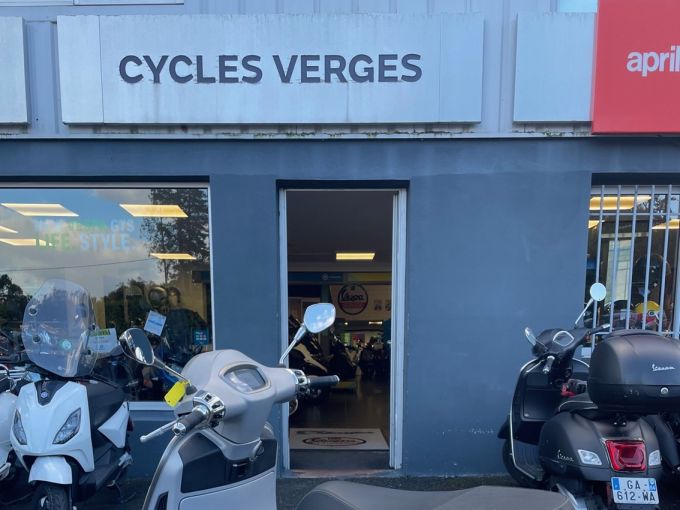 VESPA GTS 125IE SUPER 4