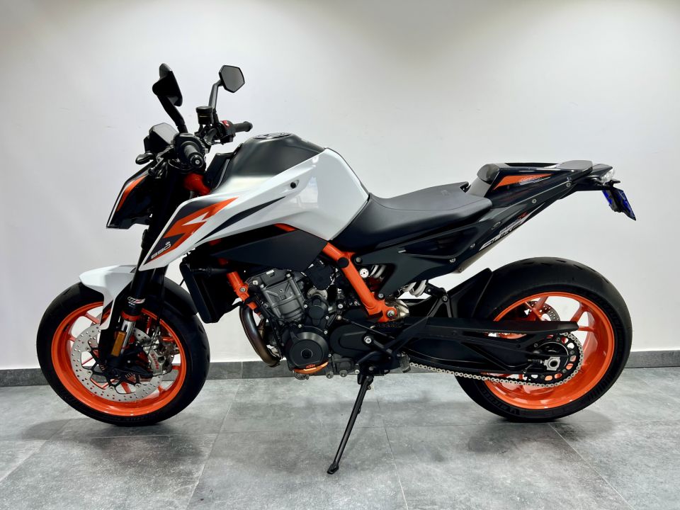 KTM 890 DUKE R 4