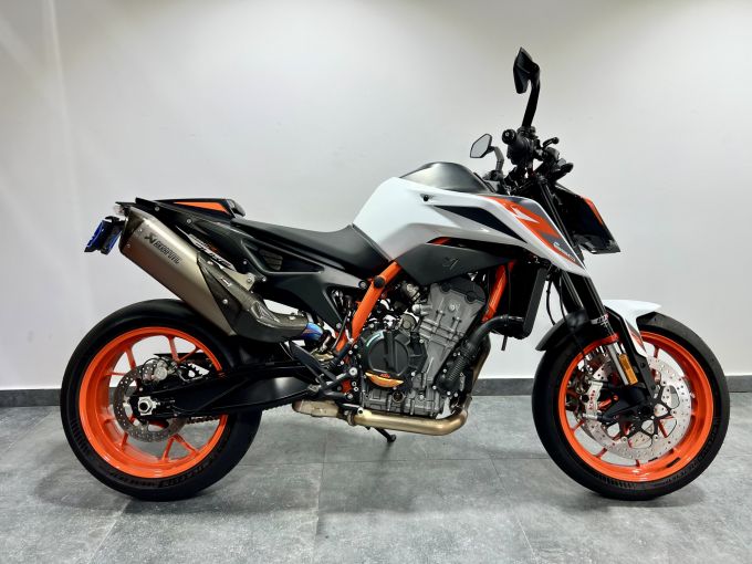 KTM 890 DUKE R 4