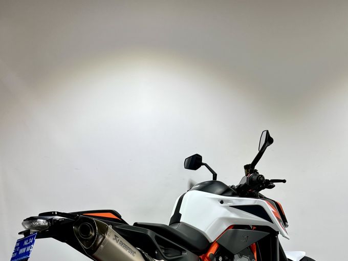 KTM 890 DUKE R 4