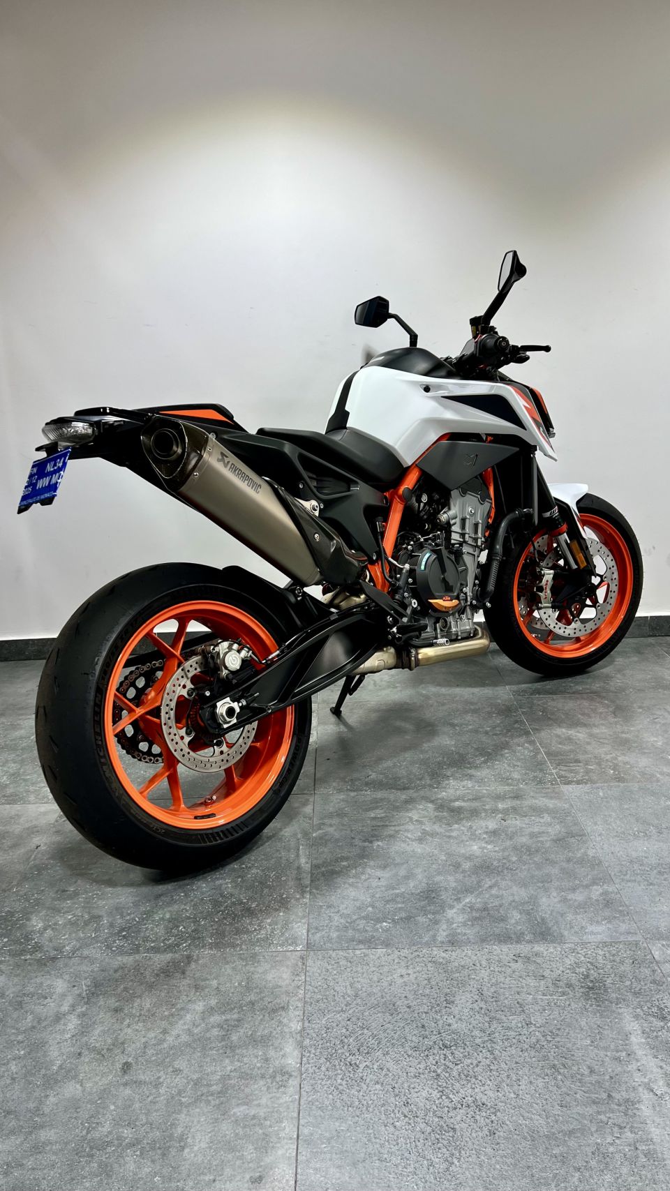 KTM 890 DUKE R 4
