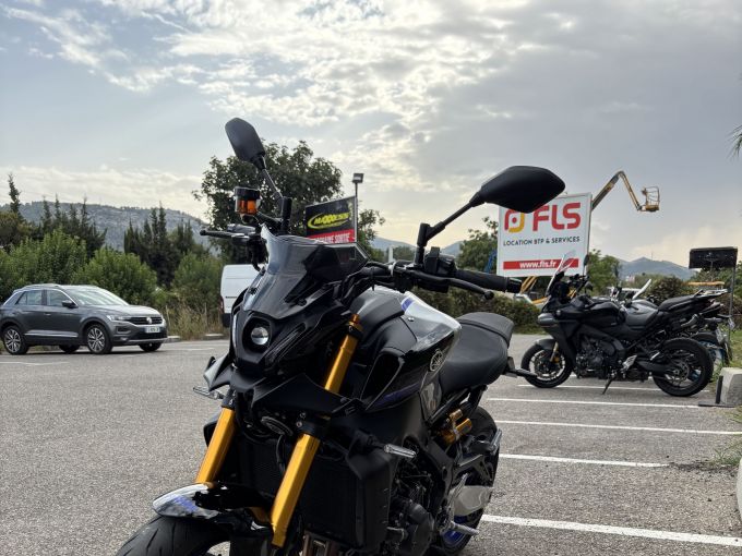 YAMAHA MT-09 SP 4