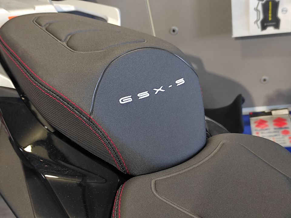 SUZUKI GSX-S 1000 GX 4