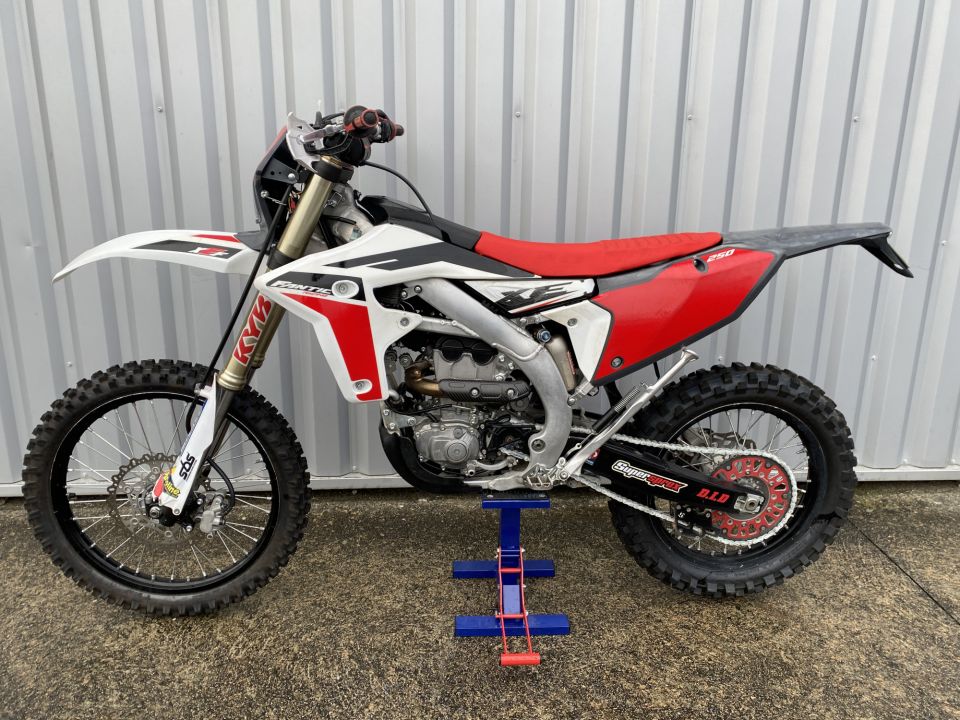 FANTIC XEF 250 ENDURO 4