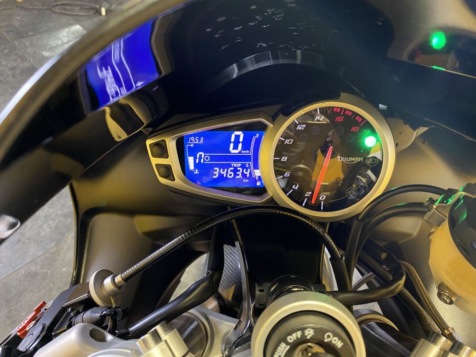 TRIUMPH DAYTONA 675 4