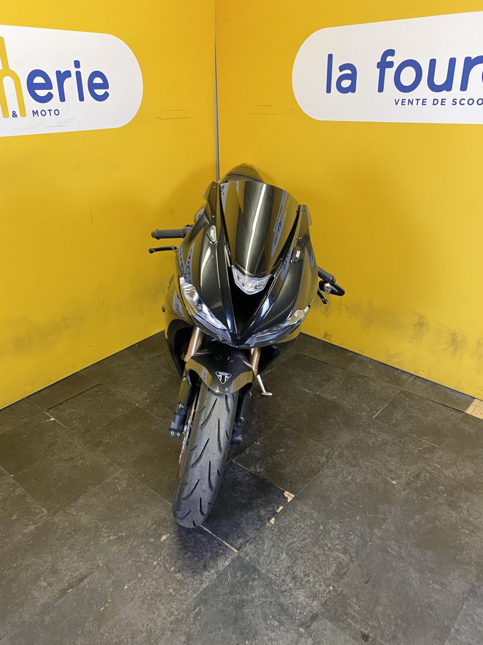 TRIUMPH DAYTONA 675 4