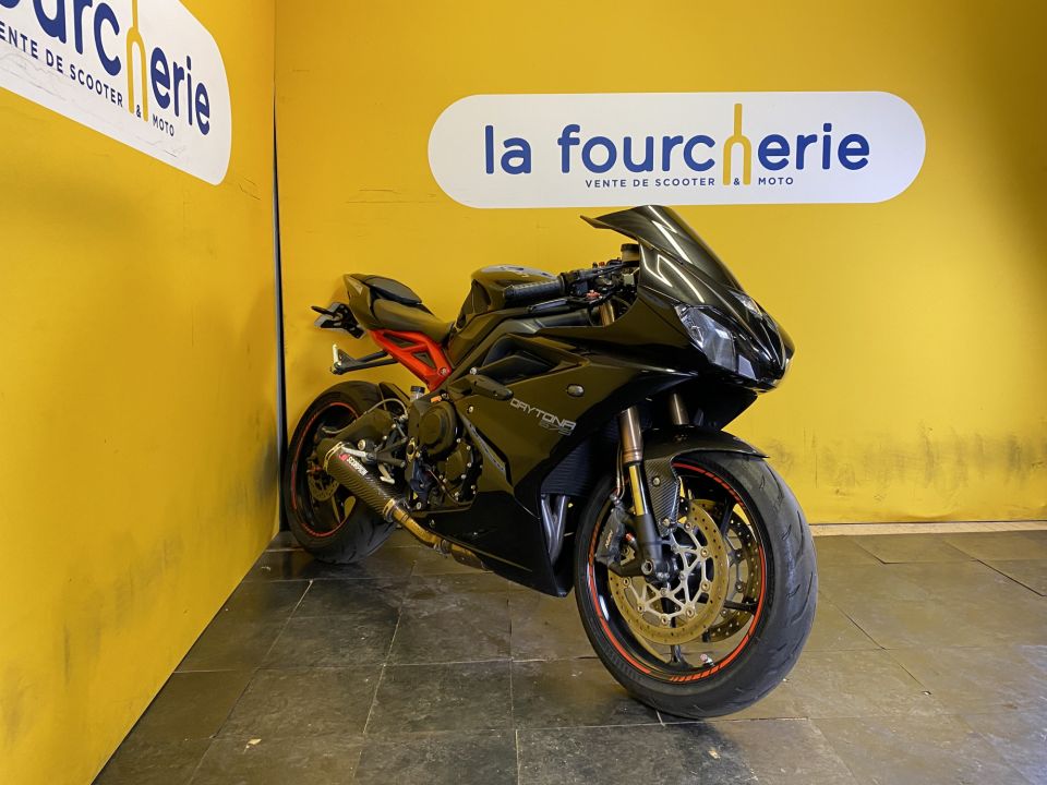 TRIUMPH DAYTONA 675 4