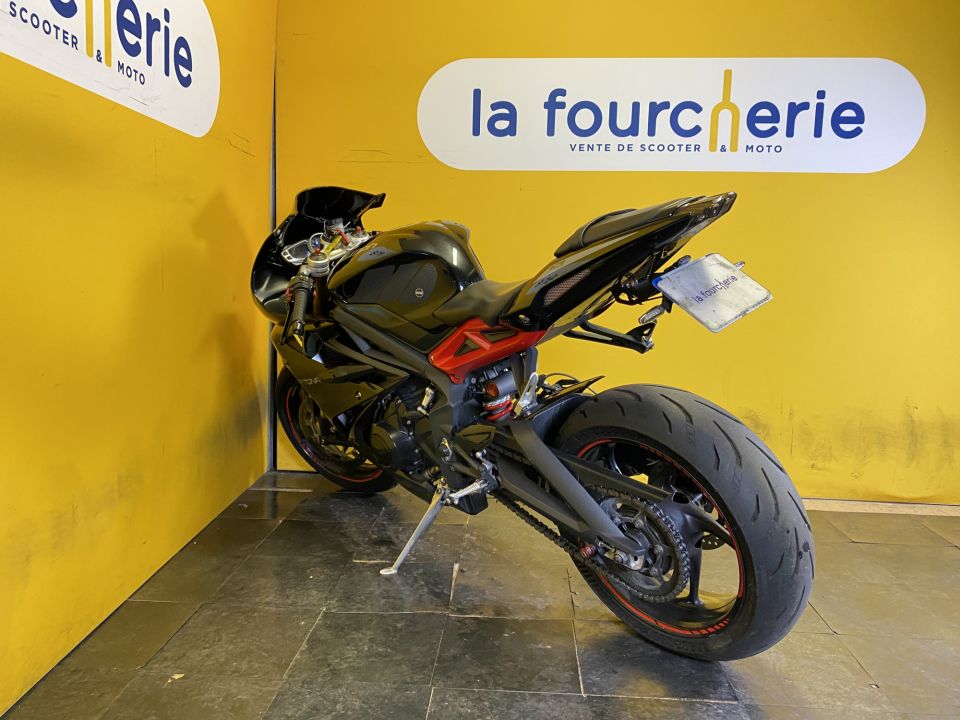 TRIUMPH DAYTONA 675 4