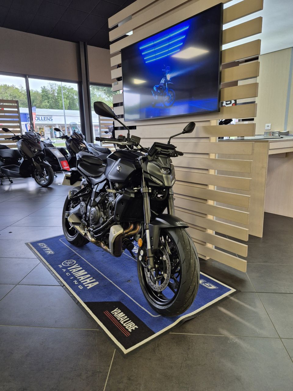 YAMAHA MT-07 Y-AMT 4