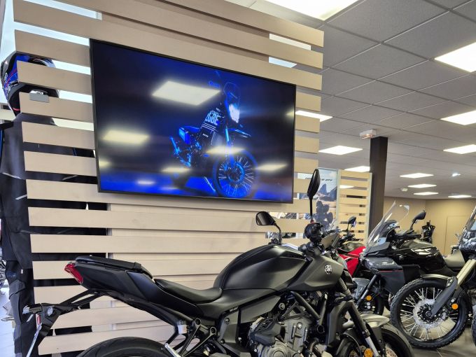 YAMAHA MT-07 Y-AMT 4