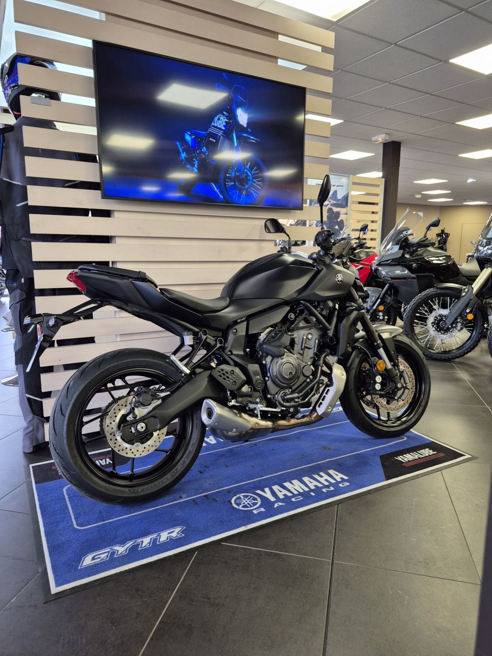 YAMAHA MT-07 Y-AMT 4