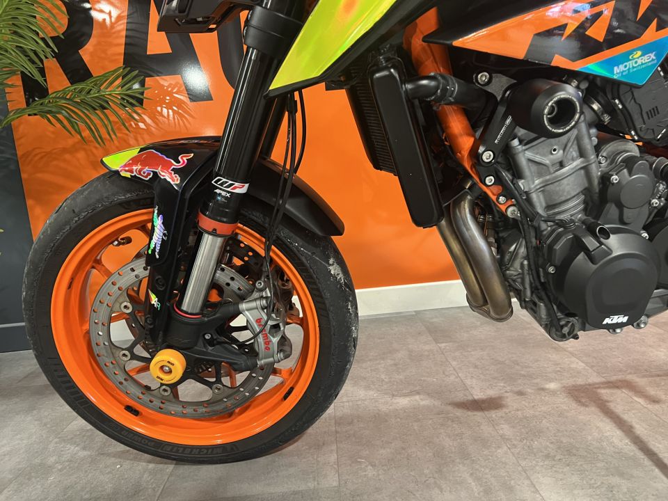 KTM 890 DUKE R 4
