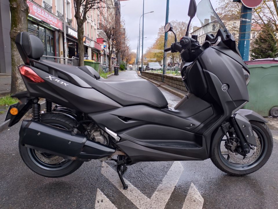 YAMAHA XMAX 300 4