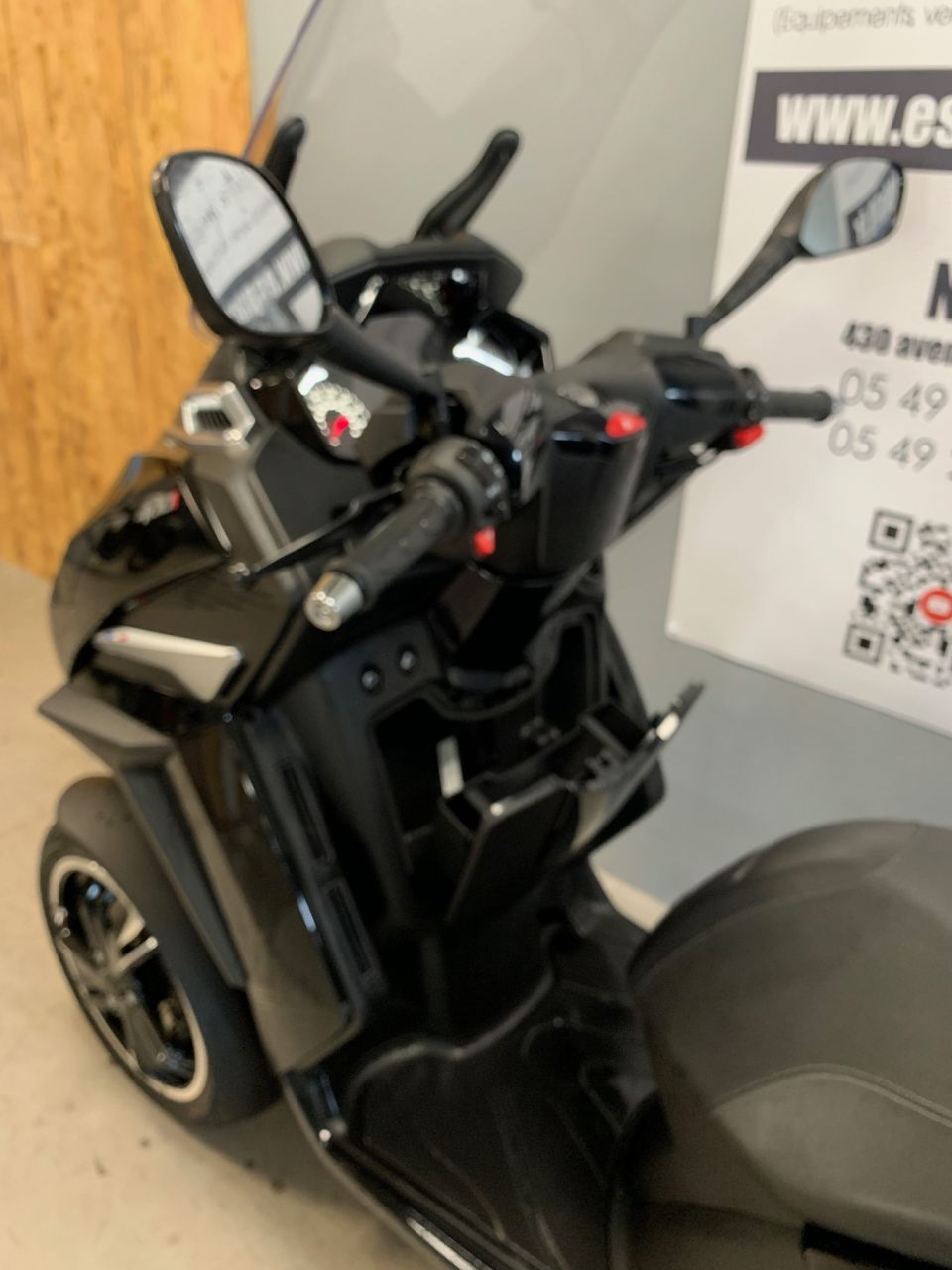 PEUGEOT METROPOLIS 400 SW 4