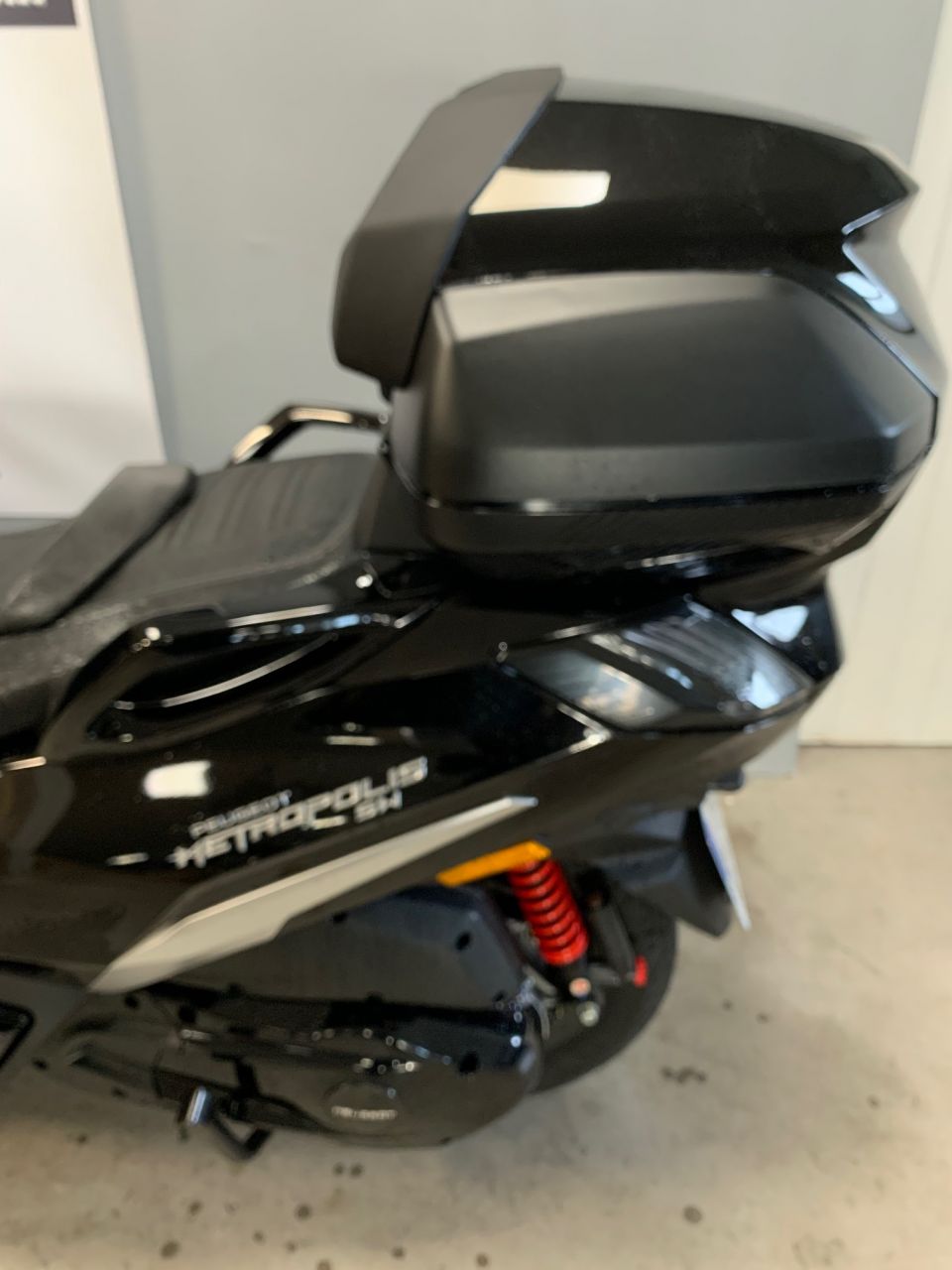 PEUGEOT METROPOLIS 400 SW 4