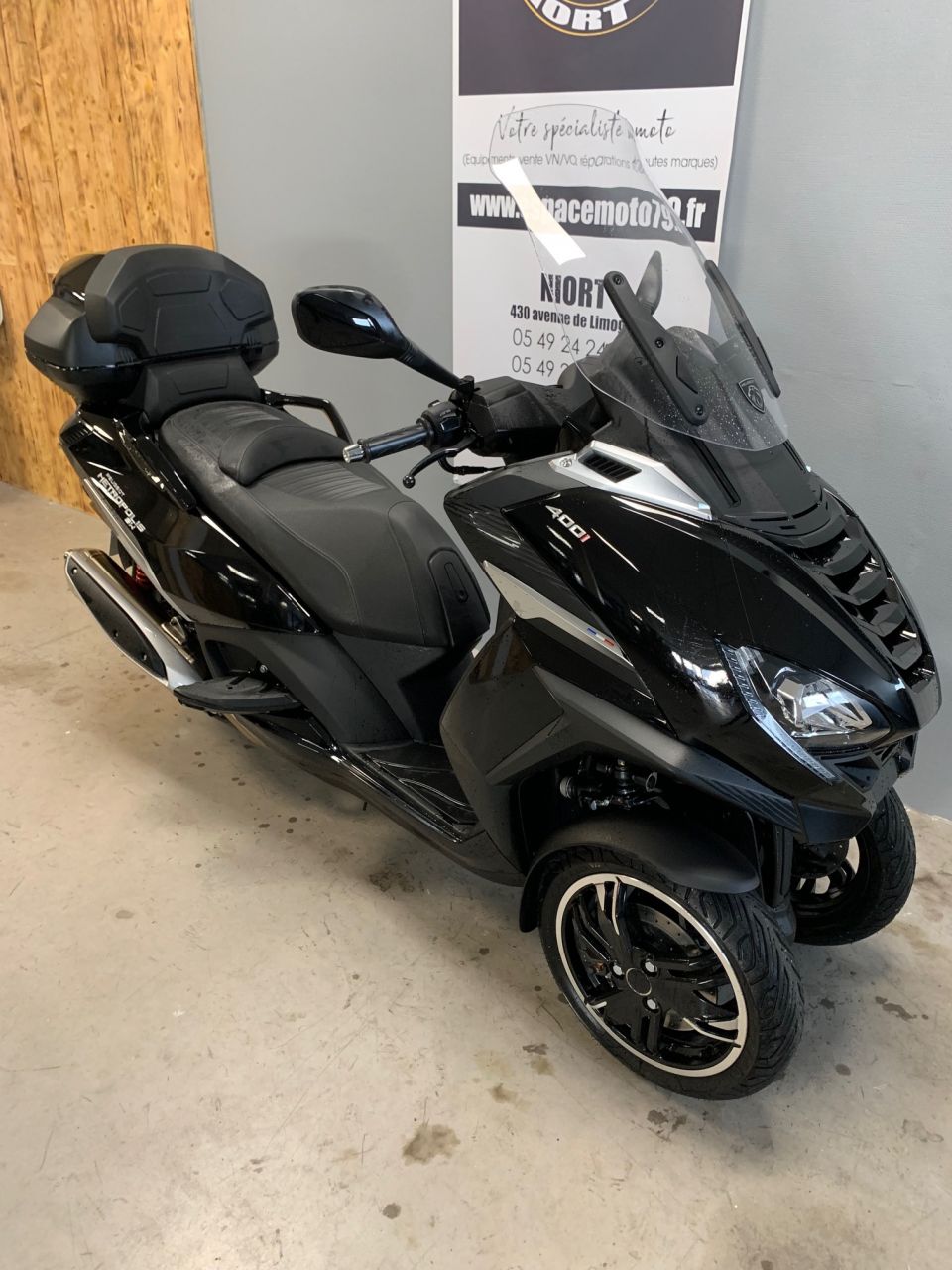 PEUGEOT METROPOLIS 400 SW 4