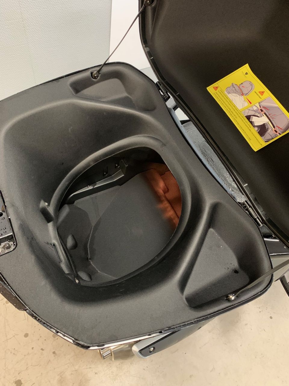 PEUGEOT METROPOLIS 400 SW 4