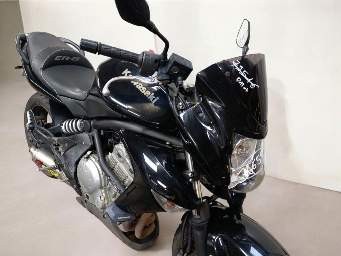 KAWASAKI ER-6 4