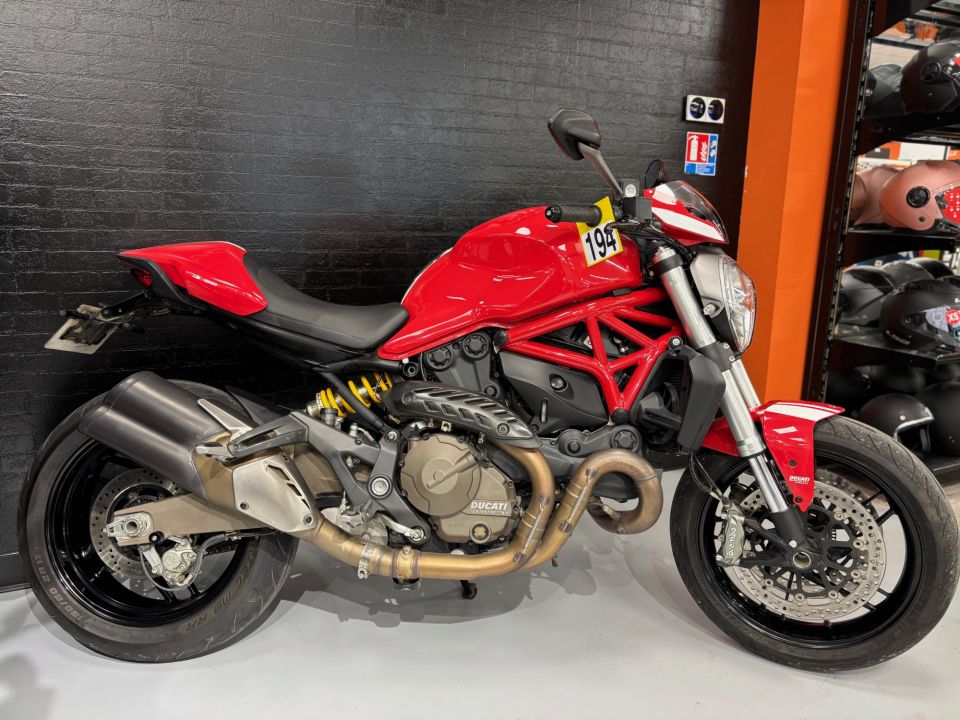 DUCATI MONSTER 821 4