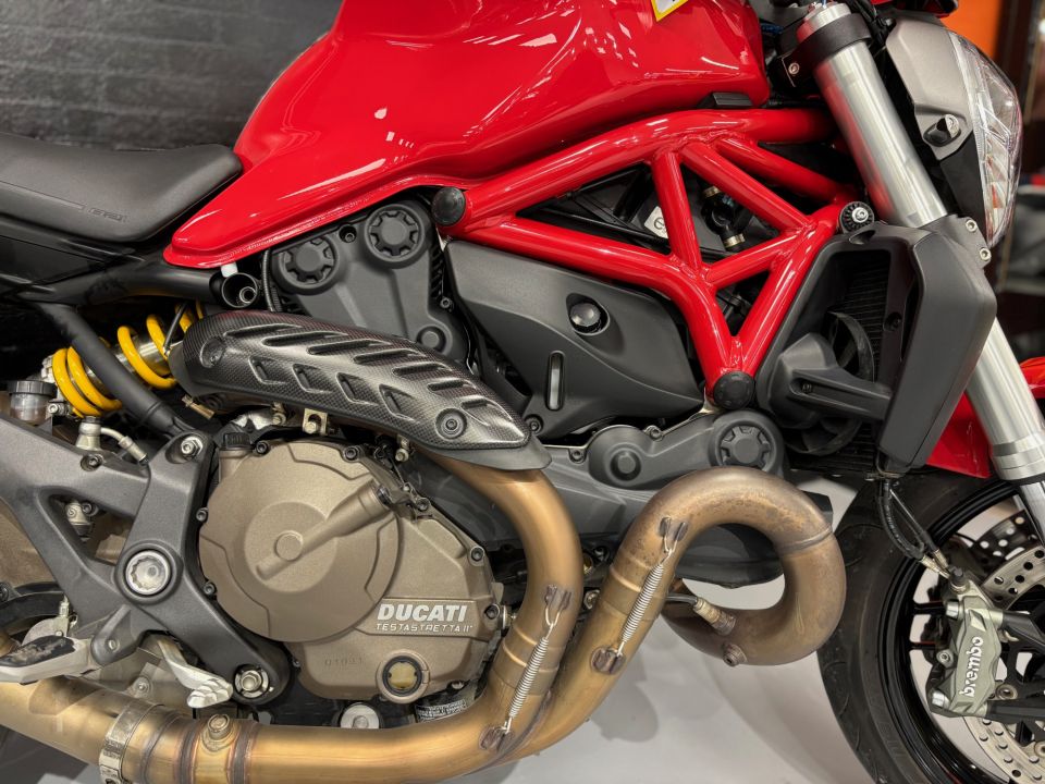 DUCATI MONSTER 821 4