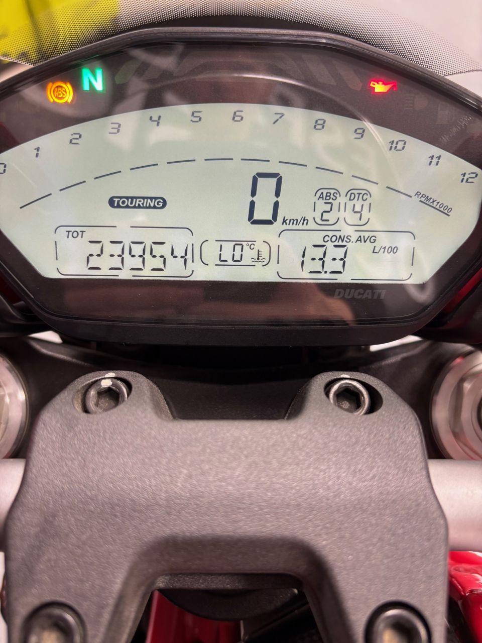 DUCATI MONSTER 821 4