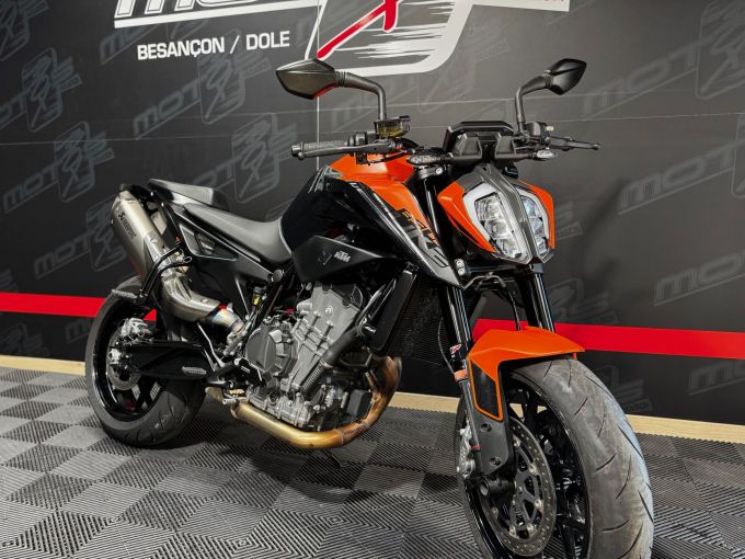 KTM 890 DUKE 4