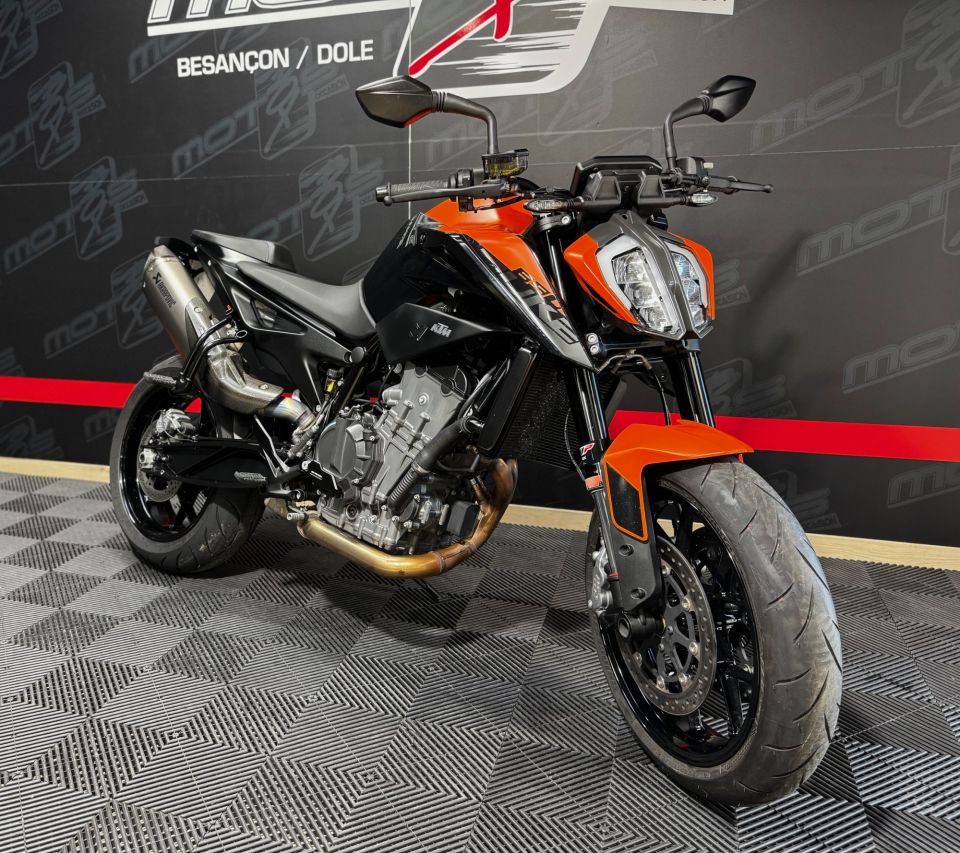 KTM 890 DUKE 4
