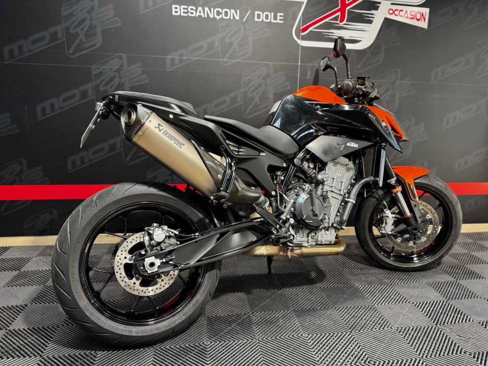 KTM 890 DUKE 4