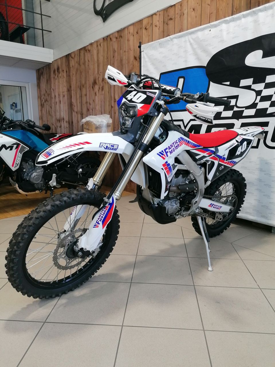 FANTIC XEF 250 ENDURO 4