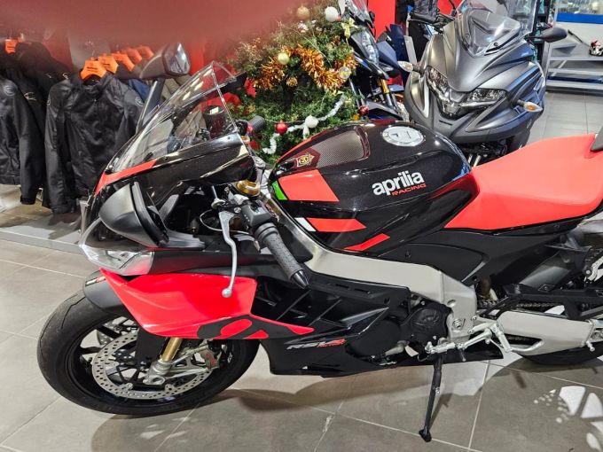 APRILIA RSV4 1100 FACTORY 4